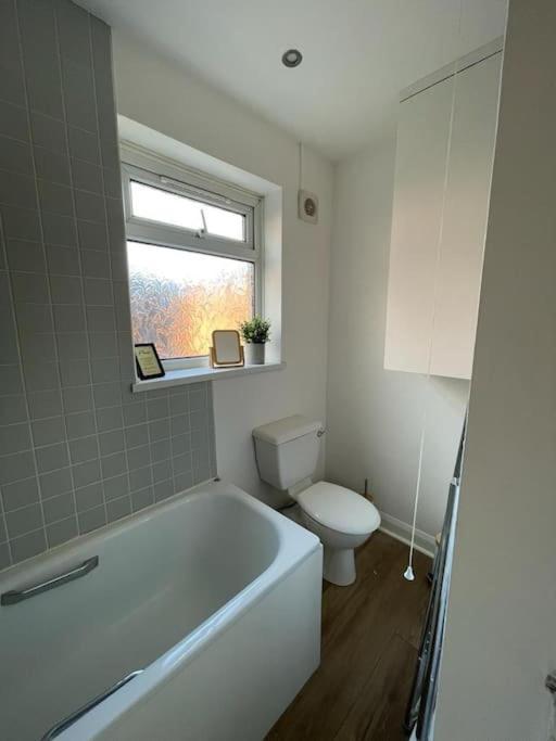 2 Bed Central Cardiff Apartment - Sleeps Five! Exterior foto